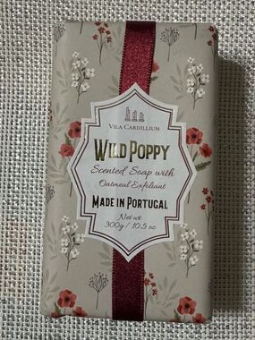 Vila Cardillium Wild Poppy Scented Soap with Oatmeal Exfoliant 1 Bar